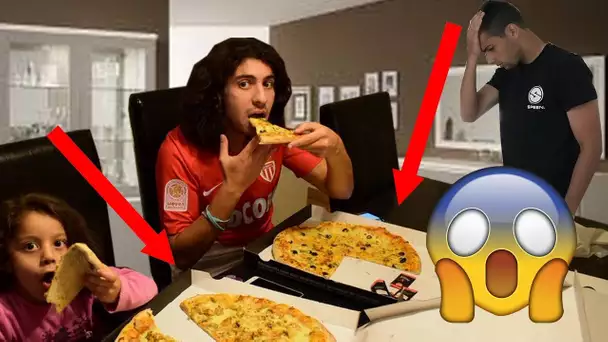 ON MANGE 2 MÉGA PIZZA EN CACHETTE ! YOUNES NOUS A GRILLÉ