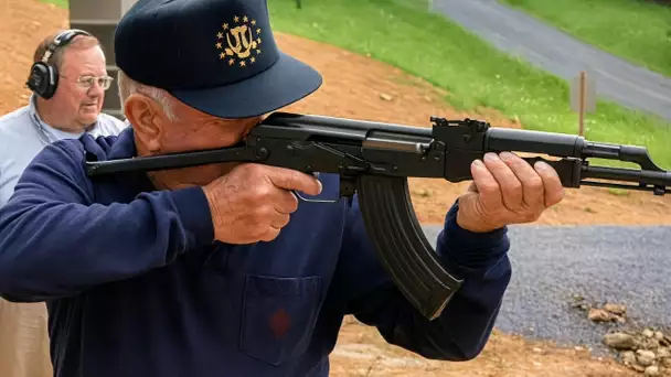 AK-47 vs M16: The Duel of the Last 60 Years