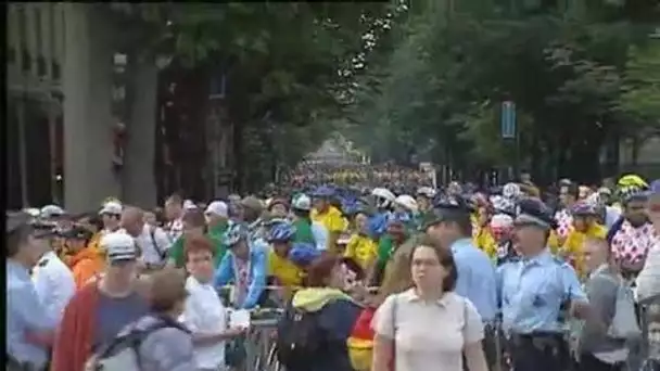 11 000 cyclotouristes sur la dernière étape du tour de France
