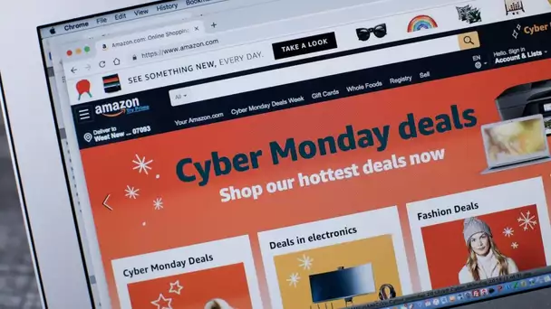 Noël : Il se fait rembourser ses cadeaux grâce à de faux avis sur Amazon.