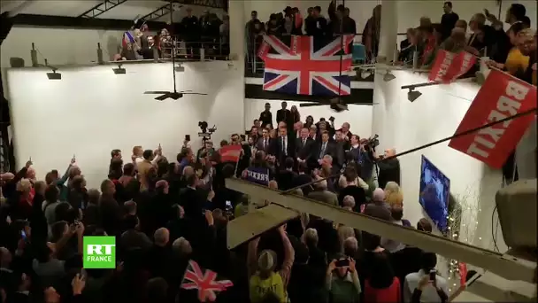 Célébration du Brexit à Paris : décompte, et hymnes britanniques et français