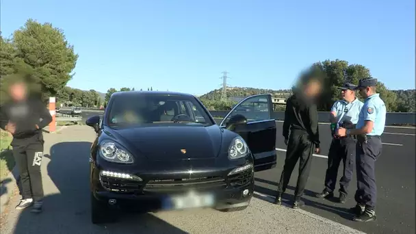 Megane RS Gendarmerie vs Porsche Cayenne