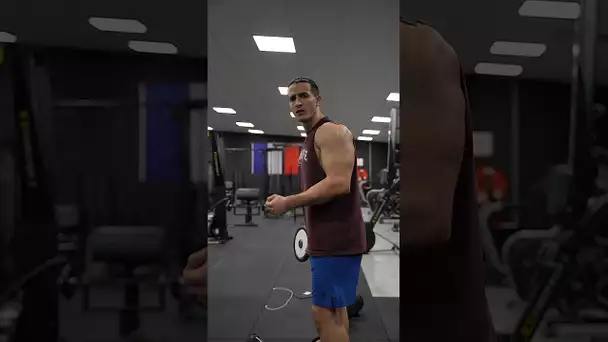 Gym mirror !! 😂😂