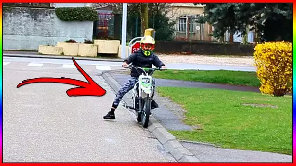 MOMO REFAIT DE LA MOTO CROSS ... IL A FAILLI CE FRACASSER  CONTRE UN TROTTOIR !