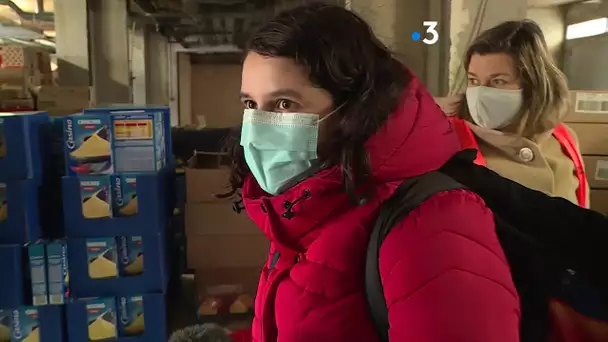 Repas de fêtes offerts aux étudiants pour Noël et le Jour de l'An par la Banque alimentaire