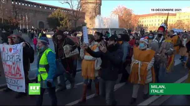 Italie : déguisés en Amérindiens, des manifestants protestent contre le pass sanitaire