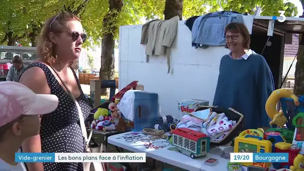 Inflation:  les français se ruent sur les vide-greniers