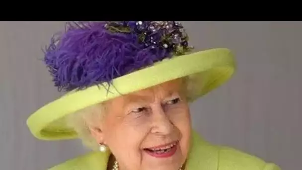 La reine est restée assise «pratiquement dans le noir» après que le personnel royal ait commis une e