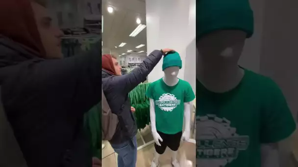 Faux mannequin prank ! ( il panique 😂)