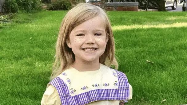 Dans cette famille américaine, les filles portent la même robe pour leur premier jour d’école depuis 67 ans