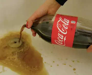 Tutte le cose più incredibili che è possibile fare con la Coca-Cola!