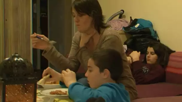 Mère célibataire, elle ne peut pas nourrir ses enfants à leur faim