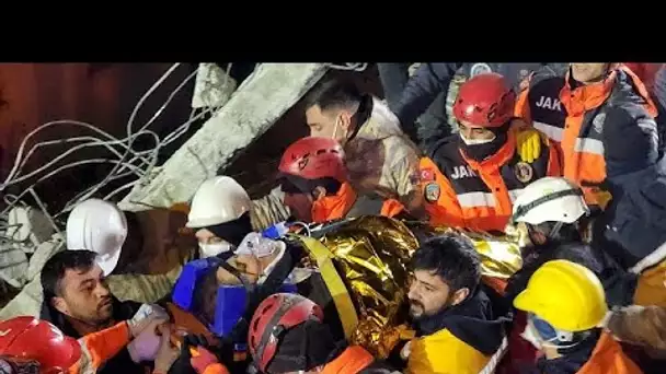En Turquie, rescapés et secouristes espèrent toujours retrouvent des survivants