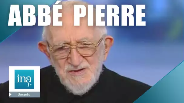 L'Abbé Pierre dresse le bilan de 50 ans d'action au sein d'Emmaüs | Archive INA