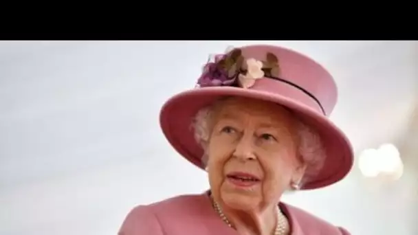 Elizabeth II : ce choix qu’elle a imposé à l’Elysée sous François Hollande !