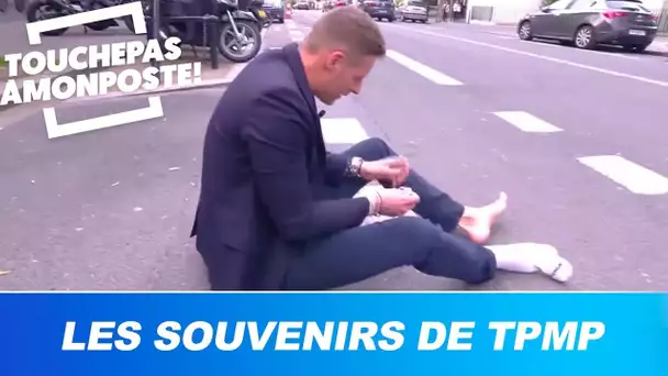 Matthieu Delormeau échangeait ses chaussettes avec un passant dans la rue !
