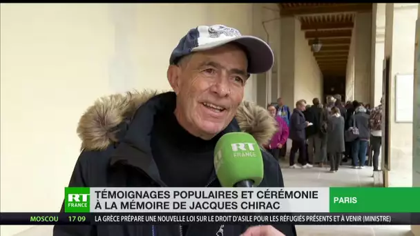 Aux Invalides, les Français rendent hommage à Jacques Chirac
