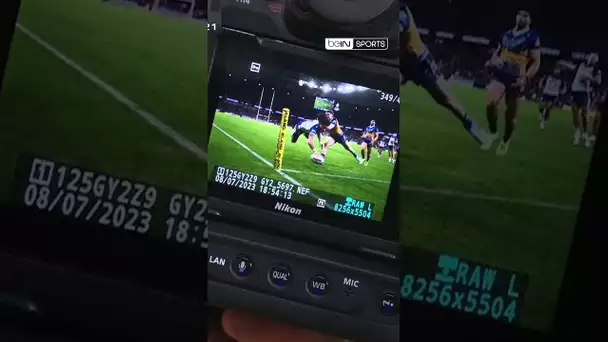 😂 Le photographe se prend un rugbyman en pleine face, voici le résultat !