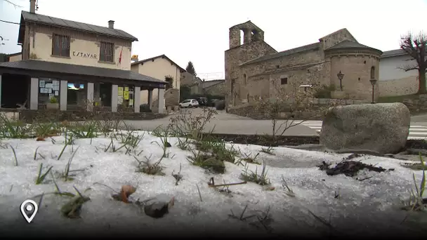 Aquí  Sem : Estavar, récit d'un village frontalier confiné