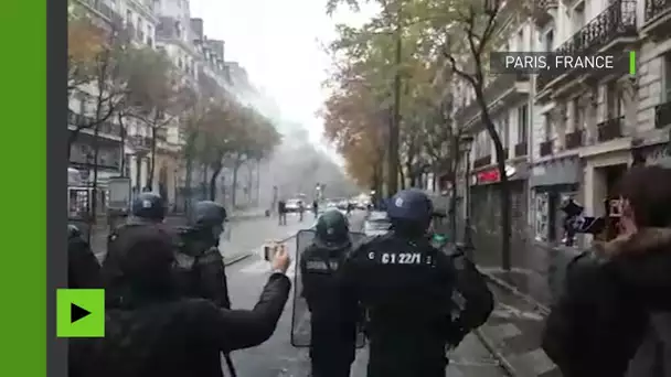 Paris : la police charge les manifestants pro-Erdogan en criant