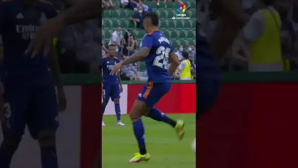 INSANE back-heel Mariano! #shorts #laligasantander #mariano #vinicius  #realmadrid #OTD