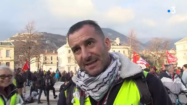 Grève contre la réforme des retraites : plusieurs milliers de personnes dans la rue à Grenoble
