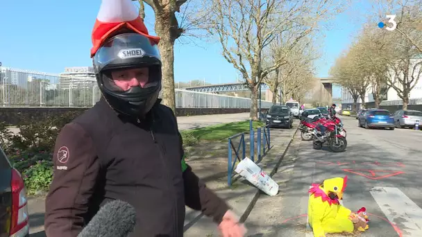 Les motards se mobilisent contre les nids de poule