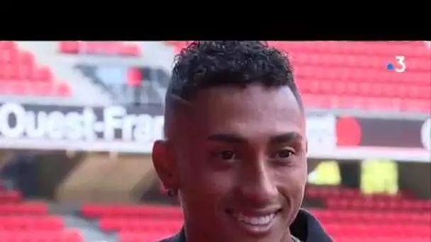 L'ailier brésilien a été présenté mardi comme "le joueur qu'il fallait" pour le Stade Rennais