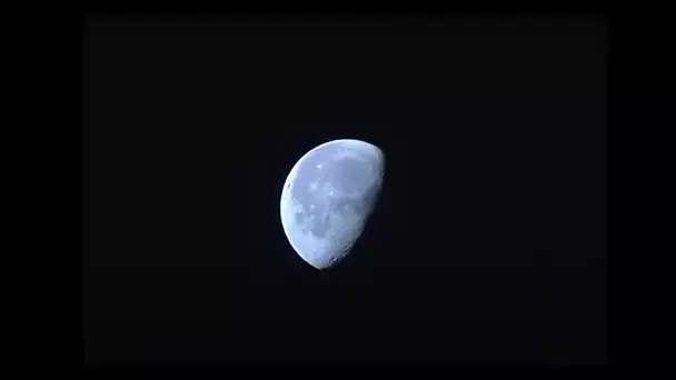 Observation de la lune à la loupe ! - C'est pas sorcier