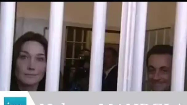 Nicolas Sarkozy et Carla Bruni dans la prison de Nelson Mandela - Archive vidéo INA