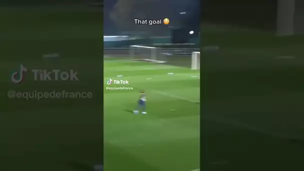Reprise de volée de Mbappé #shorts #fiersdetrebleus
