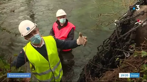 Landerneau et Sizun : le syndicat du bassin de l'Elorn fait poser des filets pour piéger les déchets