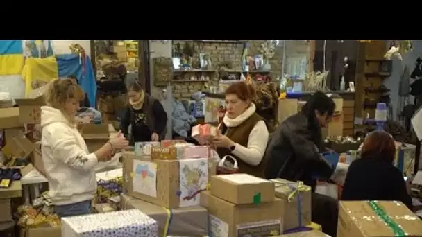 Ukraine : des bénévoles envoient des cadeaux aux soldats sur le front