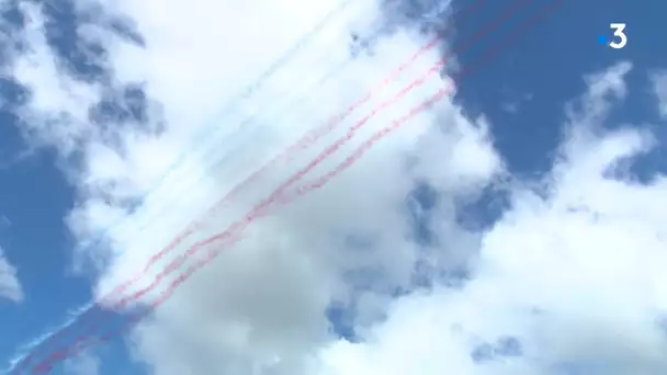 La Patrouille de France survole le collège du Chapitre à Chenôve