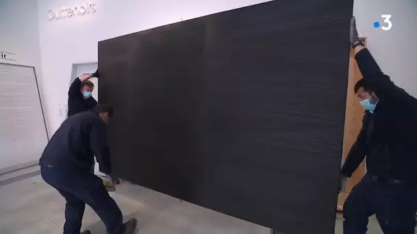 Démontage de l'expositon " Soleils noirs" au Louvre-Lens.