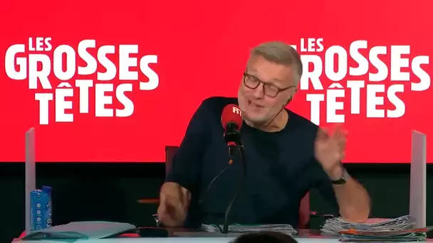 Caroline Diament étale tous ses objets dans le studio