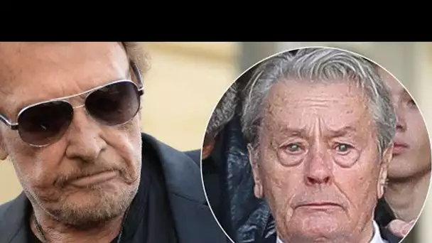 Johnny Hallyday : son geste très émouvant pour Alain Delon en larmes lors des...