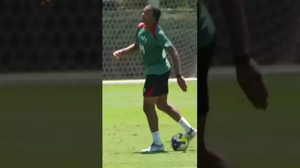 🤩 Les skills de Rio Ngumoha, la nouvelle pépite de Liverpool, 16 ans !
