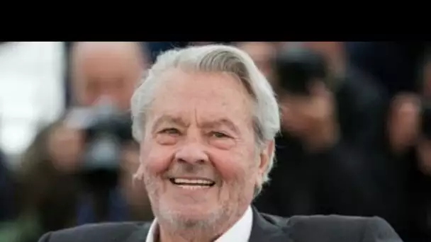 Alain Delon fan de The Voice : touché, l'un des coachs lui adresse un vibrant...