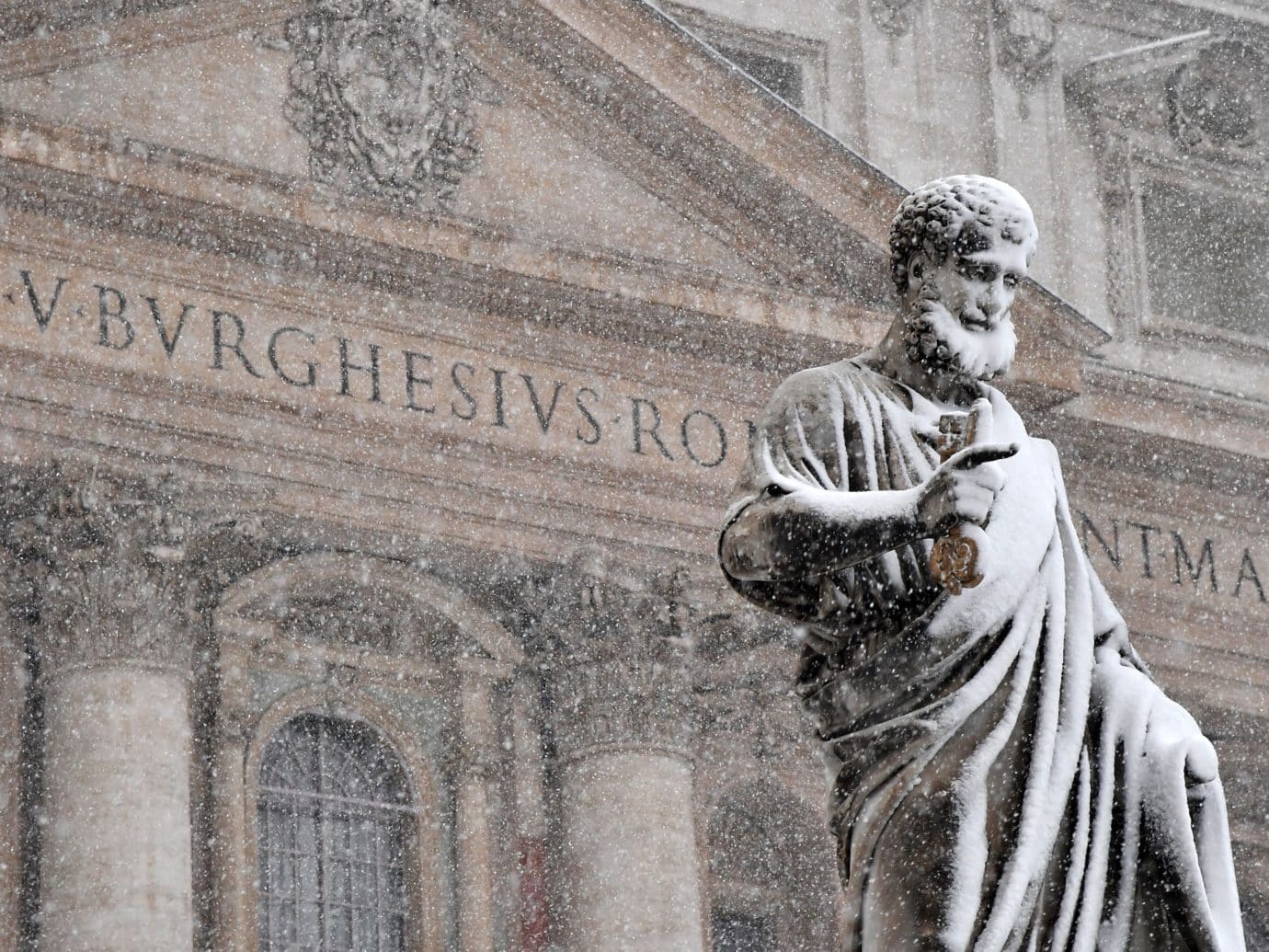 Rome s'est figée sous la neige après des chutes exceptionnelles