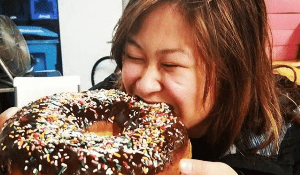 Une boulangerie américaine vous récompense pour avoir mangé un donut géant en trois minutes !
