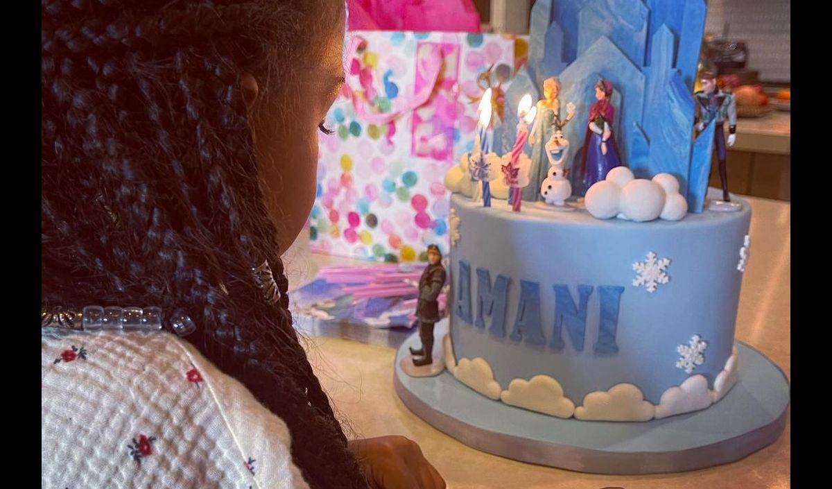 Omar Sy Et Sa Femme Helene Font La Fete Photo Rare De Leur Fille Amani Nour La Plus Jeune Allo Trends