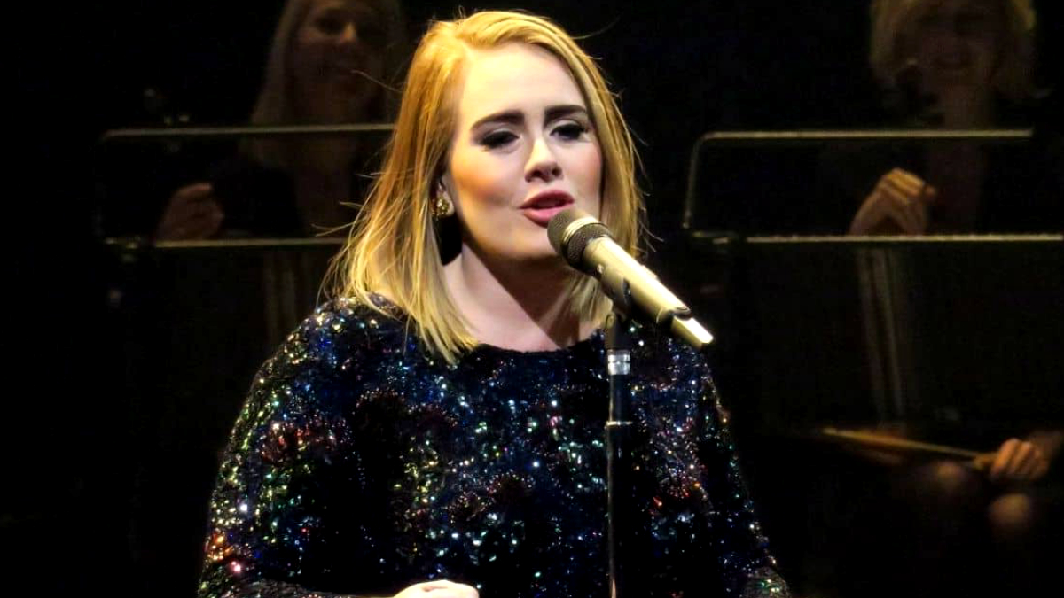 Adele pleure à cause du report de ses concerts à Las Vegas !